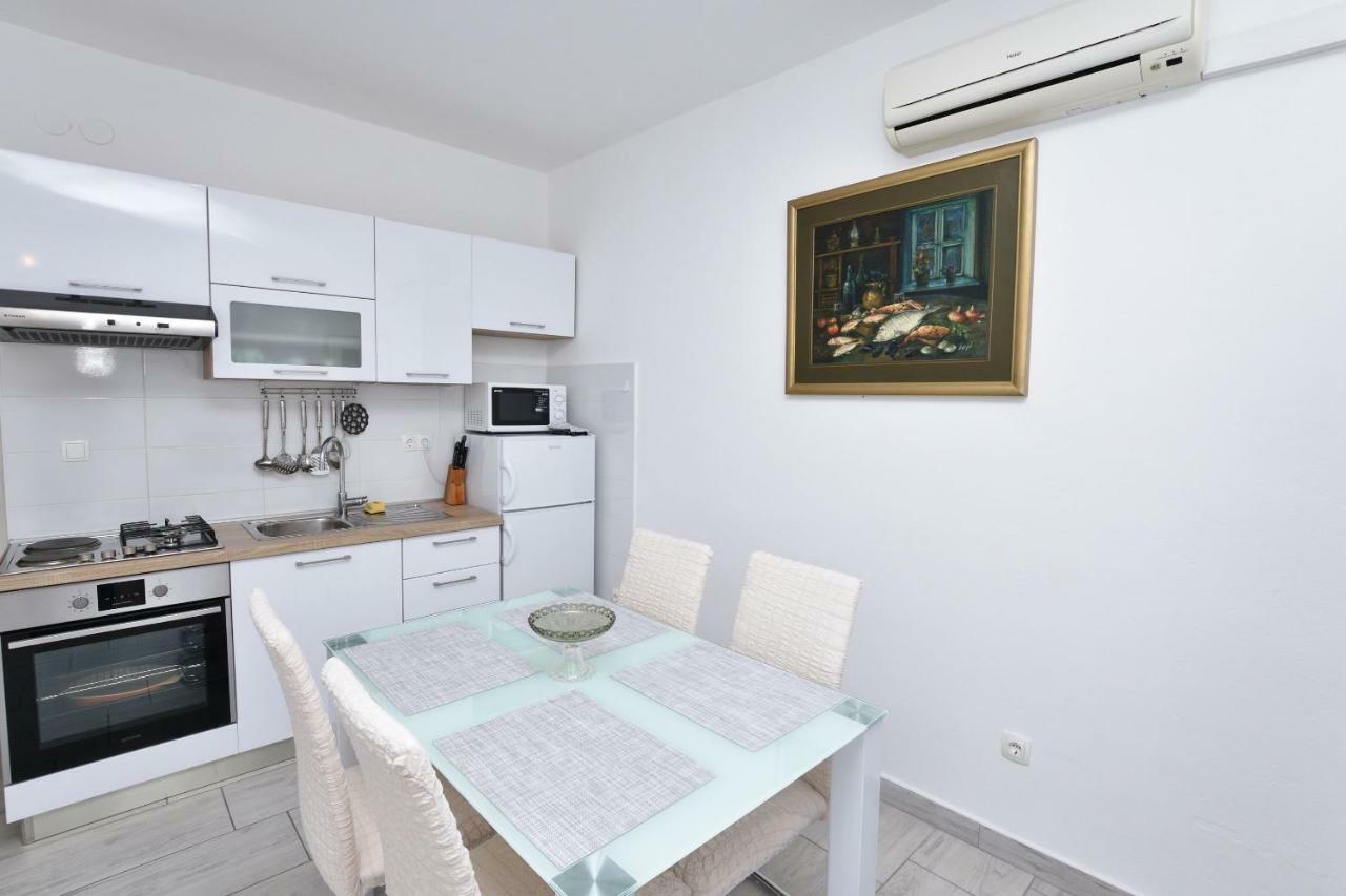 Jere Proto Apartment Primosten